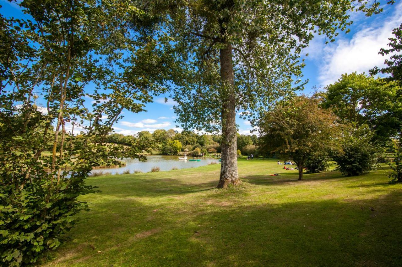 Manoir De La Foulerie Bed & Breakfast Ancteville ภายนอก รูปภาพ