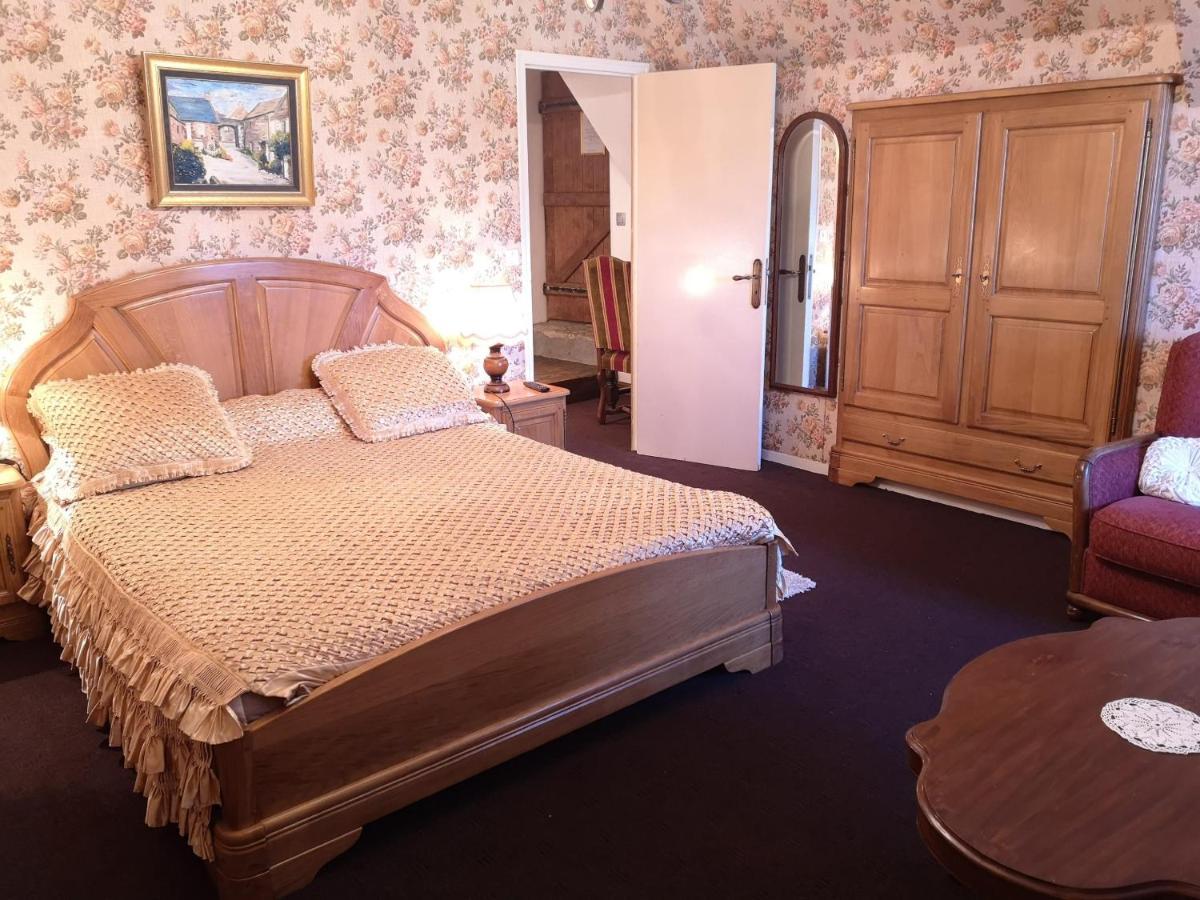Manoir De La Foulerie Bed & Breakfast Ancteville ภายนอก รูปภาพ